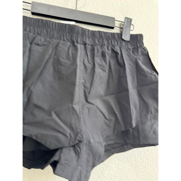 NWOT Women's Workout Gym Shorts Running Quick Dry Pockets Black Medium - Picture 12 of 12